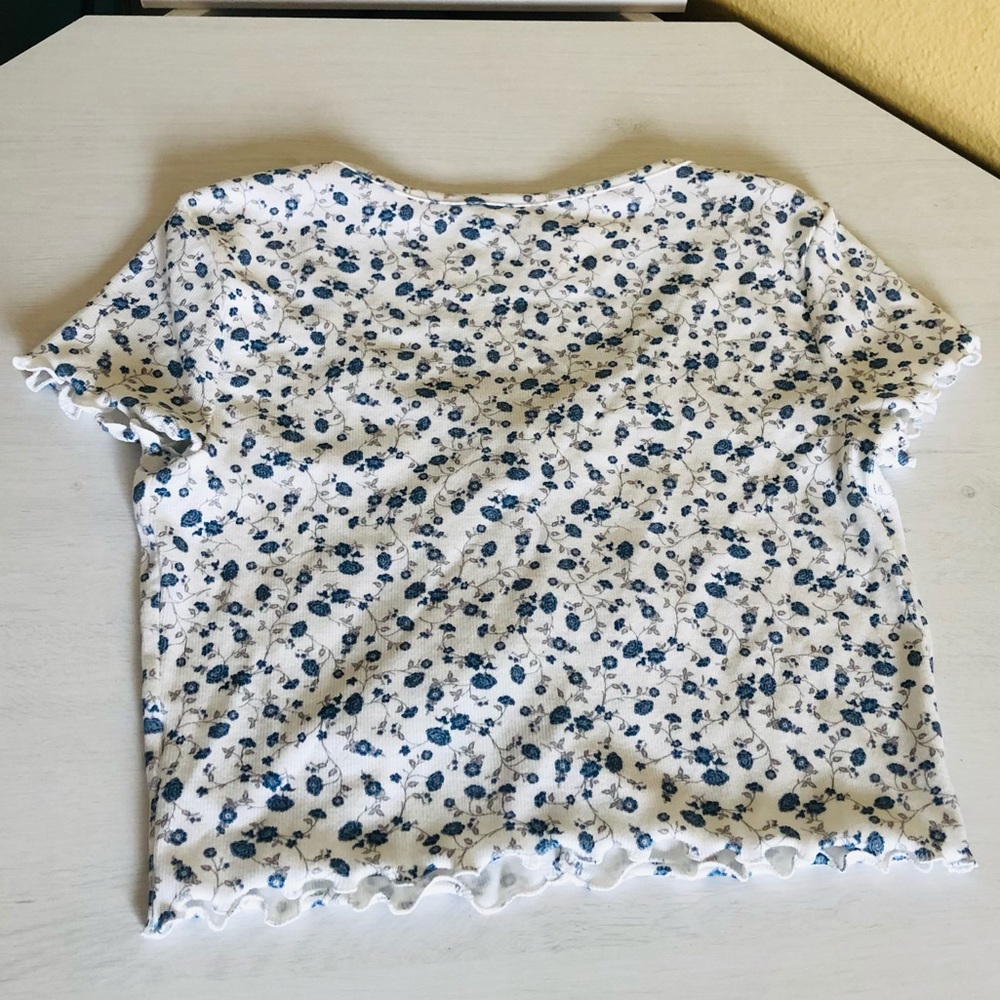 Flower Crop Top - Picture 2 of 9